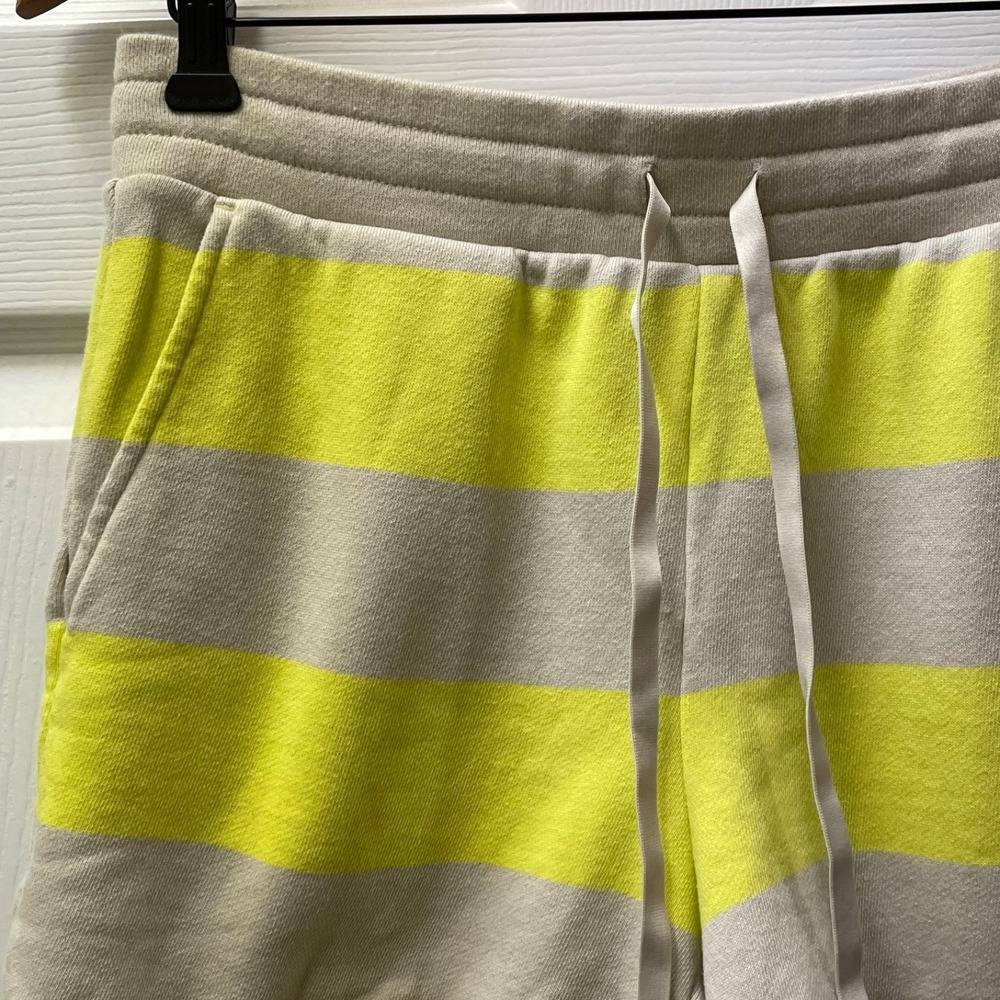 T by Talbots Petite Size SP Striped Yellow/Tan Tie Waist Shorts W Pockets‎